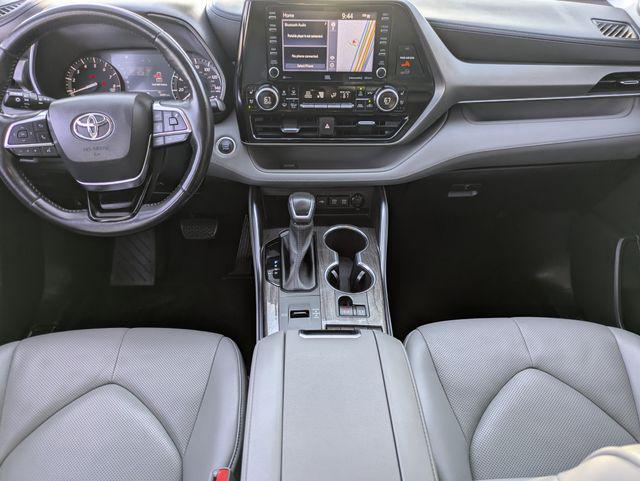used 2021 Toyota Highlander car, priced at $34,696