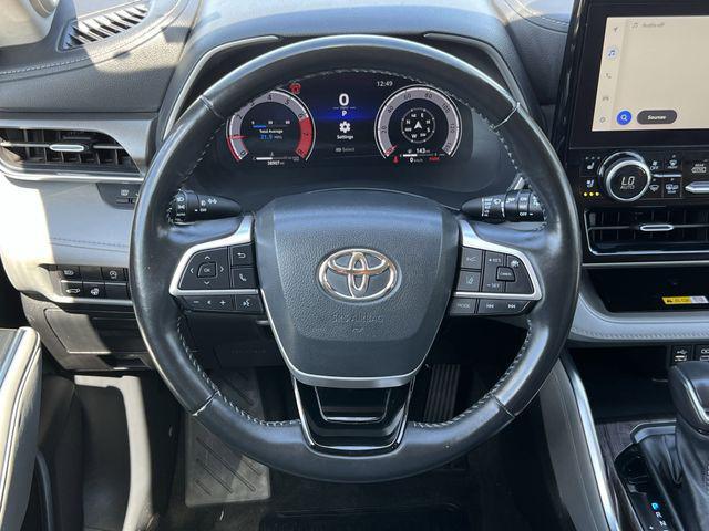 used 2023 Toyota Highlander car, priced at $39,301