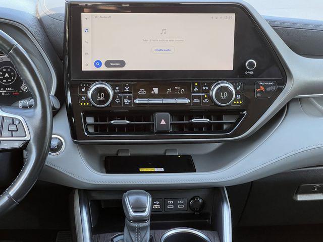 used 2023 Toyota Highlander car, priced at $39,301