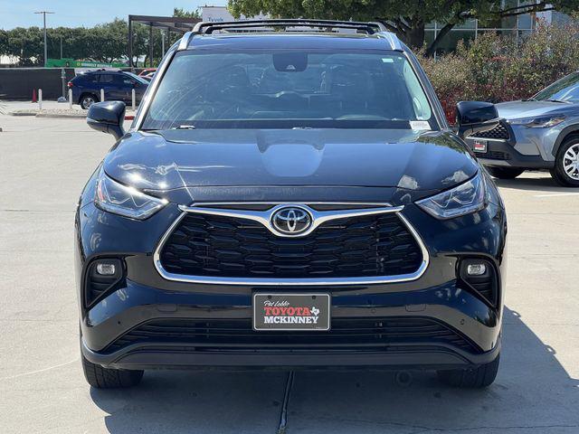 used 2023 Toyota Highlander car, priced at $39,301