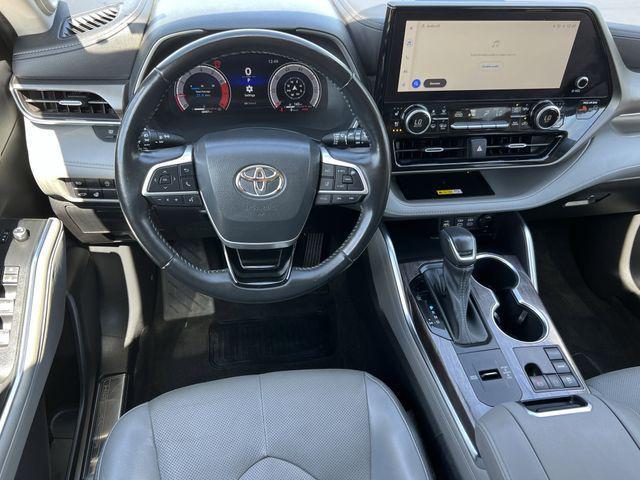 used 2023 Toyota Highlander car, priced at $39,301