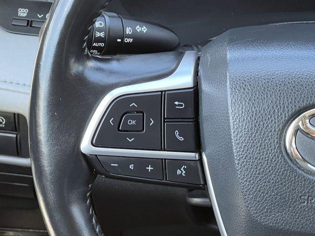used 2023 Toyota Highlander car, priced at $39,301