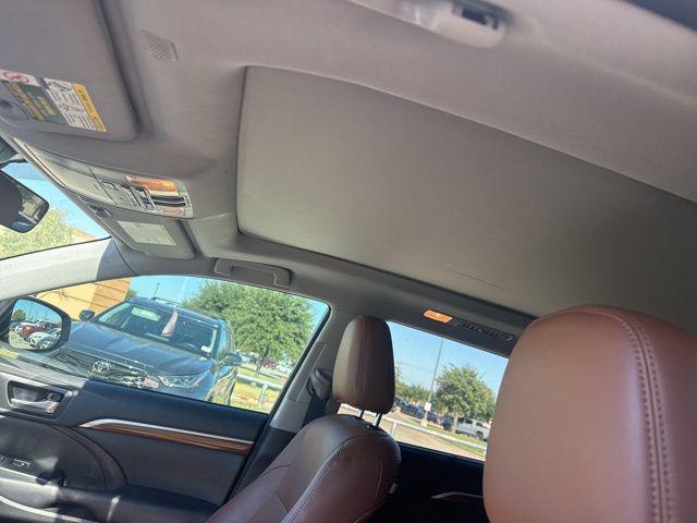 used 2018 Toyota Highlander car, priced at $28,907
