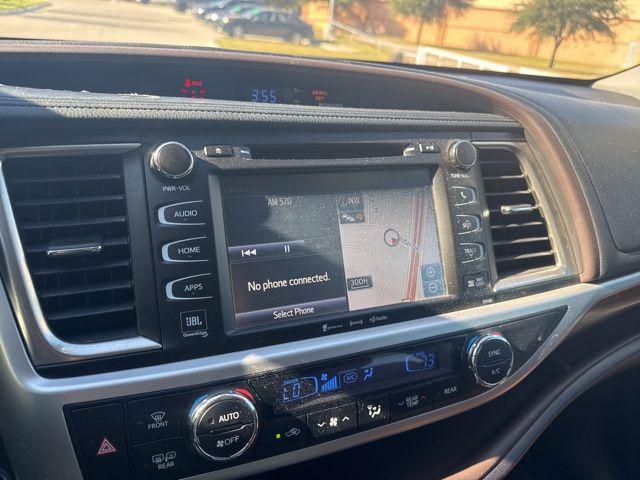 used 2018 Toyota Highlander car, priced at $28,907