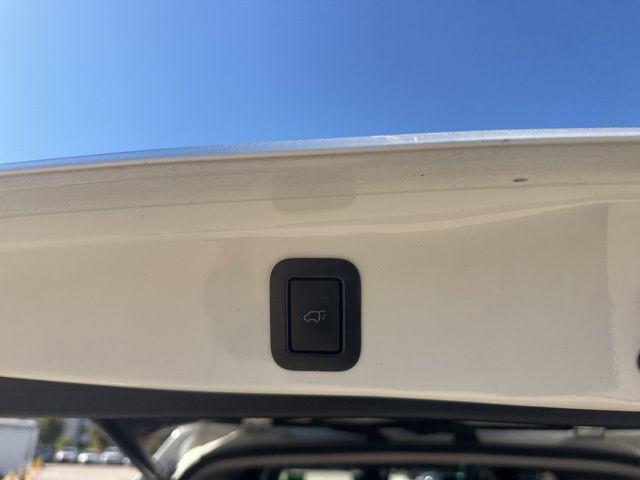 used 2018 Toyota Highlander car, priced at $28,907