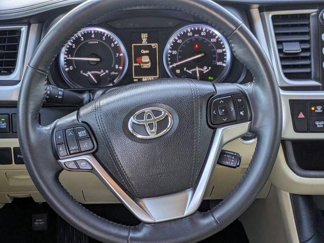 used 2015 Toyota Highlander car, priced at $22,981