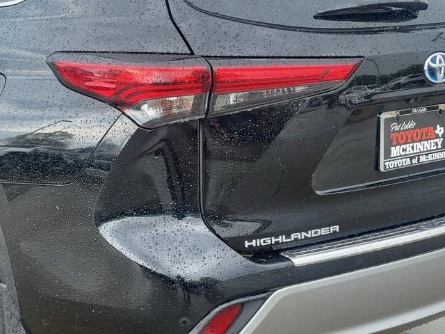 used 2023 Toyota Highlander Hybrid car, priced at $46,501