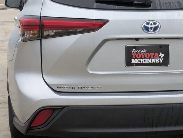 used 2022 Toyota Highlander car, priced at $35,501