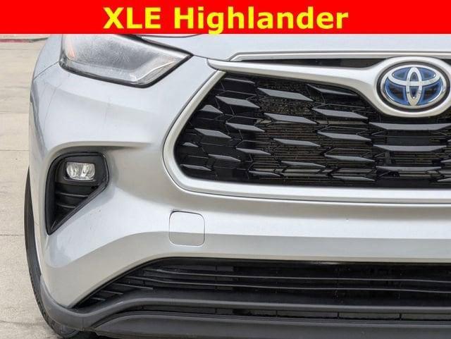 used 2022 Toyota Highlander car, priced at $35,501