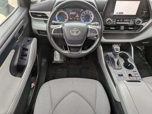 used 2022 Toyota Highlander car, priced at $35,501