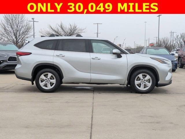 used 2022 Toyota Highlander car, priced at $35,501