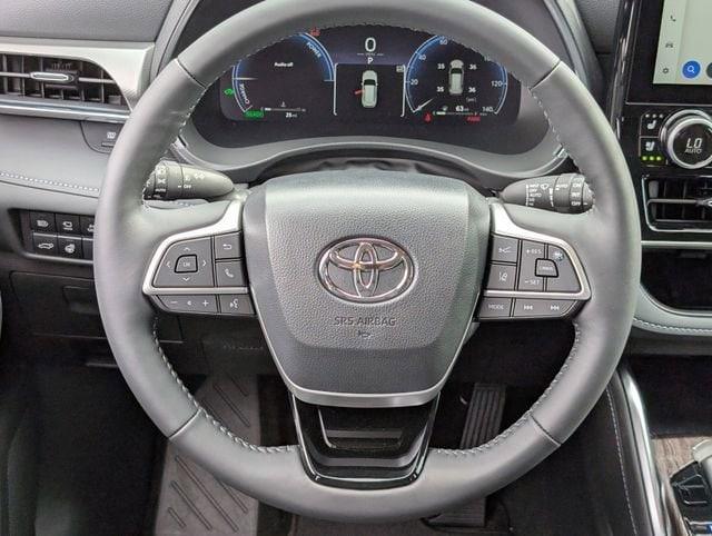 new 2025 Toyota Highlander Hybrid car, priced at $57,830