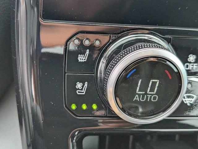 new 2025 Toyota Highlander Hybrid car, priced at $57,830