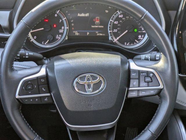 used 2023 Toyota Highlander car, priced at $40,981