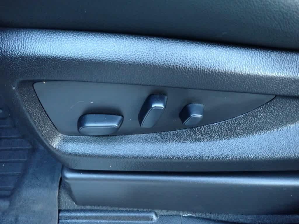 used 2019 GMC Yukon XL car, priced at $27,600