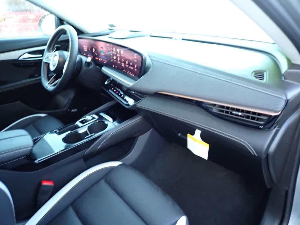 used 2025 Buick Envision car, priced at $36,490