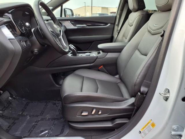 new 2025 Cadillac XT5 car, priced at $53,315