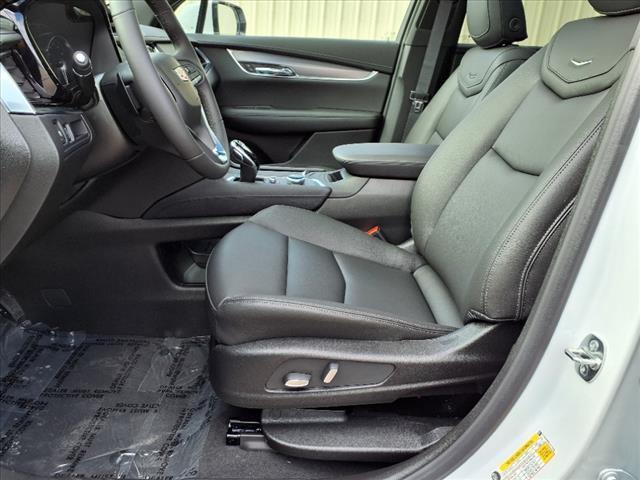 new 2025 Cadillac XT6 car, priced at $50,436