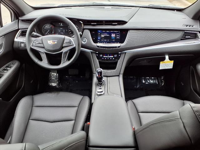 new 2025 Cadillac XT5 car, priced at $45,690
