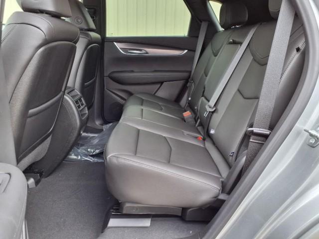 new 2025 Cadillac XT5 car, priced at $45,690