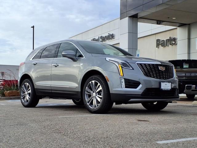 new 2025 Cadillac XT5 car, priced at $52,090