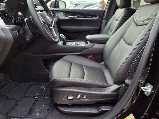 new 2025 Cadillac XT5 car, priced at $54,065