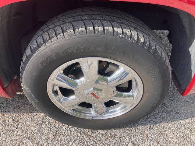 used 2004 GMC Envoy car, priced at $11,900