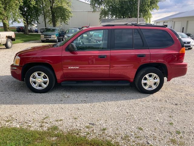 used 2004 GMC Envoy car, priced at $11,900
