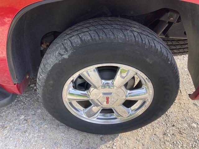 used 2004 GMC Envoy car, priced at $11,900