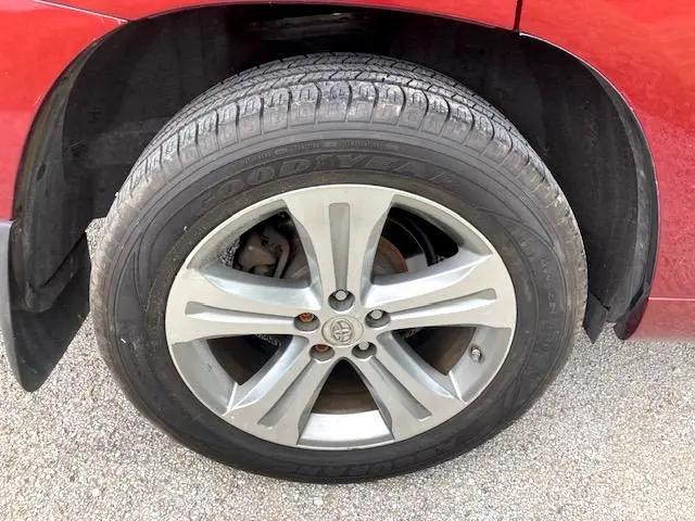 used 2008 Toyota Highlander car, priced at $10,900