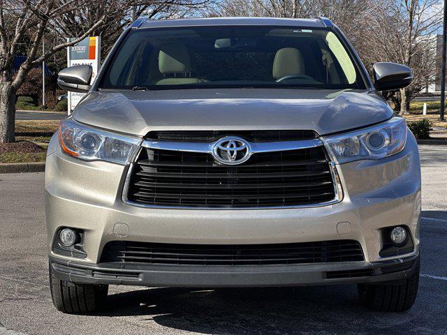 used 2016 Toyota Highlander car, priced at $20,485