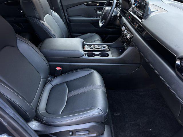 used 2025 Honda Pilot car, priced at $42,750
