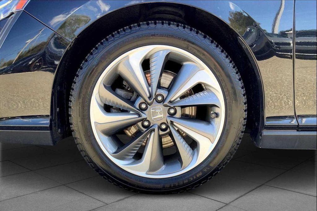 used 2018 Honda Clarity Plug-In Hybrid car, priced at $20,546