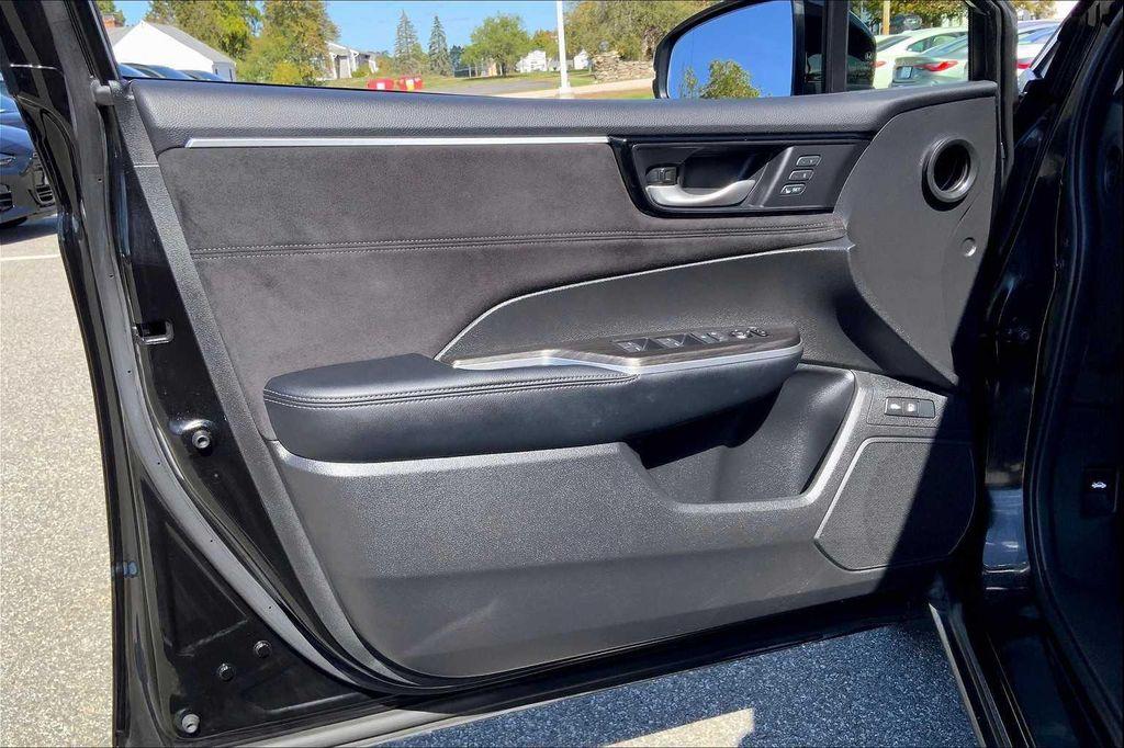 used 2018 Honda Clarity Plug-In Hybrid car, priced at $20,546