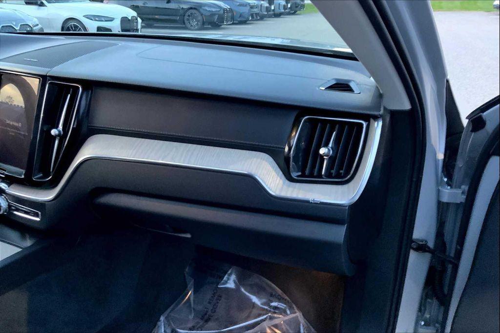 used 2022 Volvo XC60 car, priced at $35,898