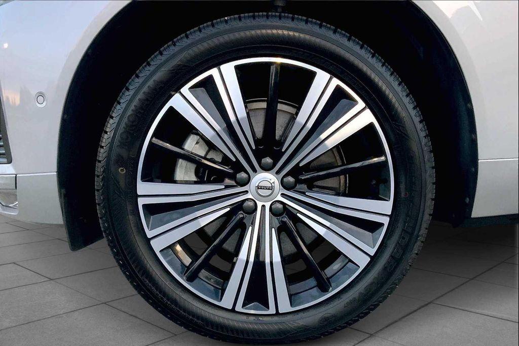 used 2022 Volvo XC60 car, priced at $35,898