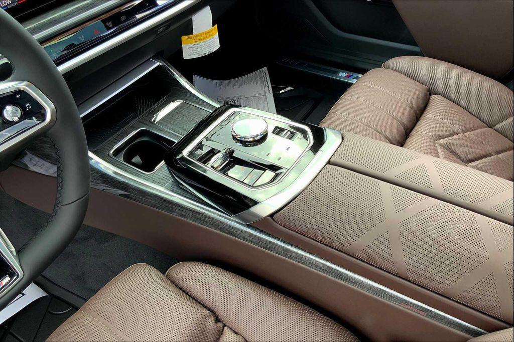 new 2025 BMW 760 car, priced at $128,325
