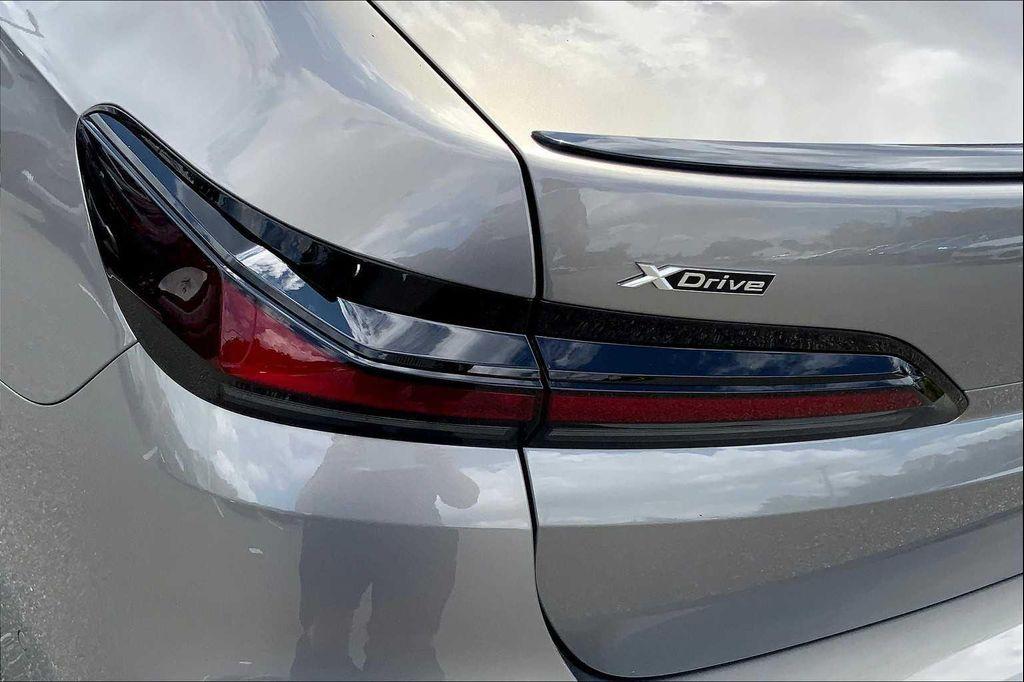 new 2025 BMW 760 car, priced at $128,325