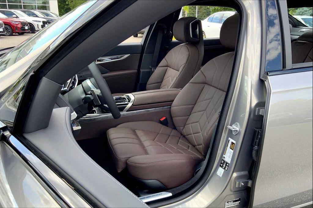 new 2025 BMW 760 car, priced at $128,325