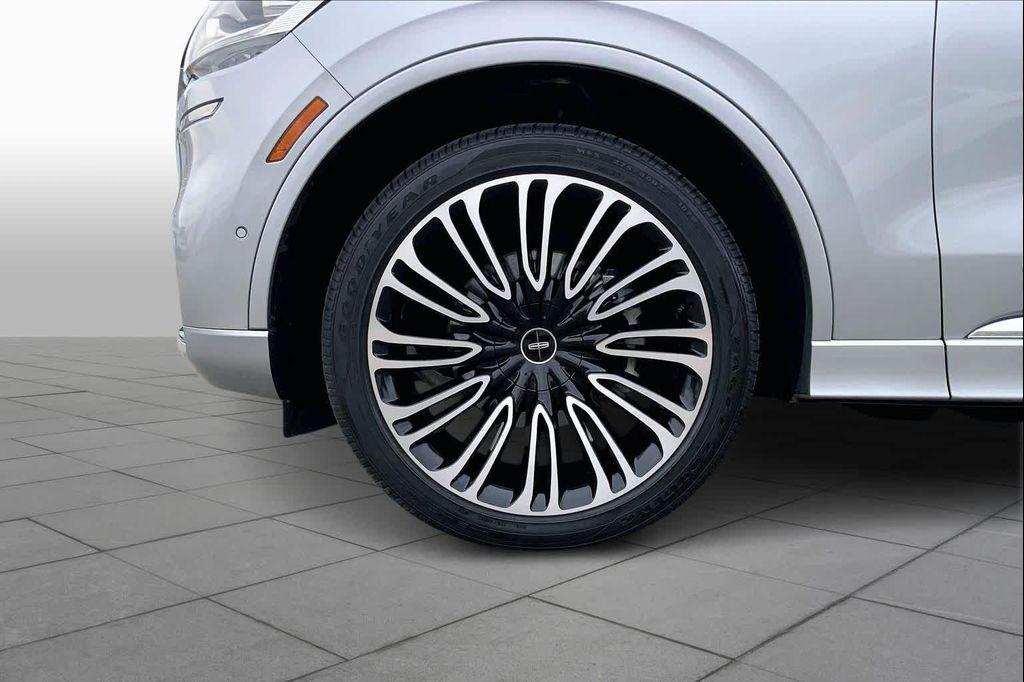 used 2022 Lincoln Aviator car, priced at $41,467