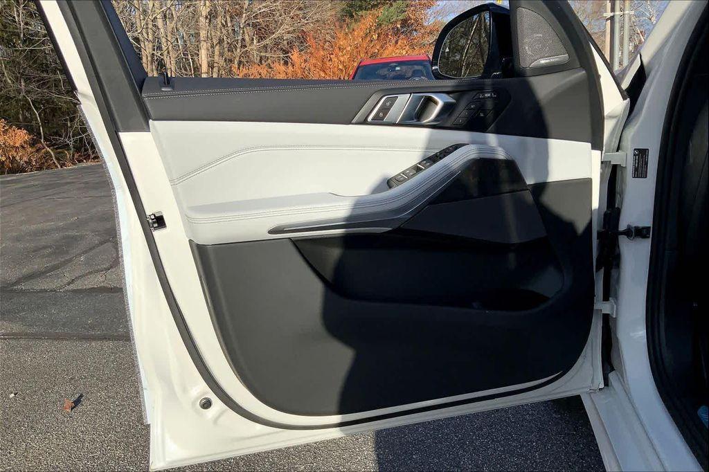 new 2026 BMW X7 car, priced at $96,930
