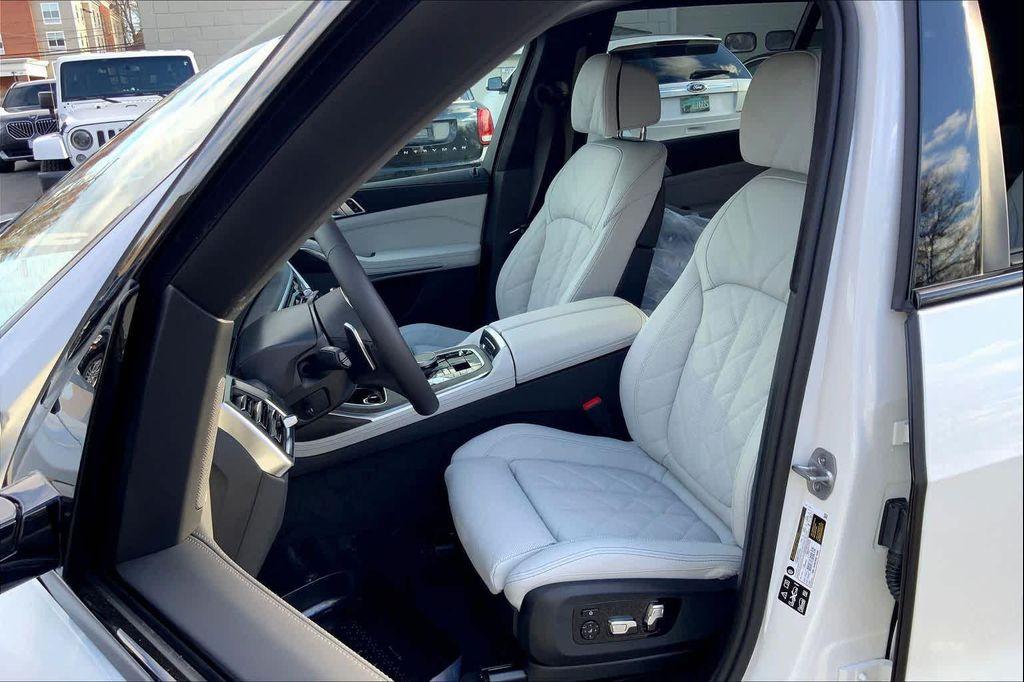 new 2026 BMW X7 car, priced at $96,930