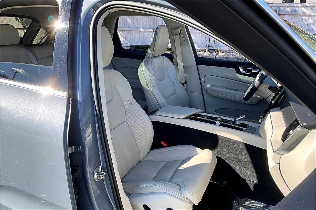 used 2022 Volvo XC60 car, priced at $27,513