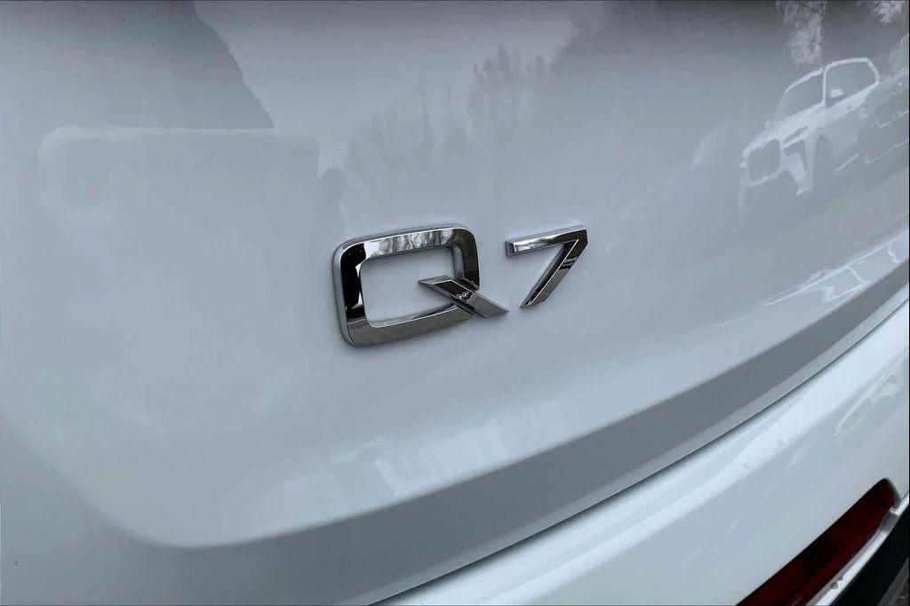 used 2021 Audi Q7 car, priced at $28,606