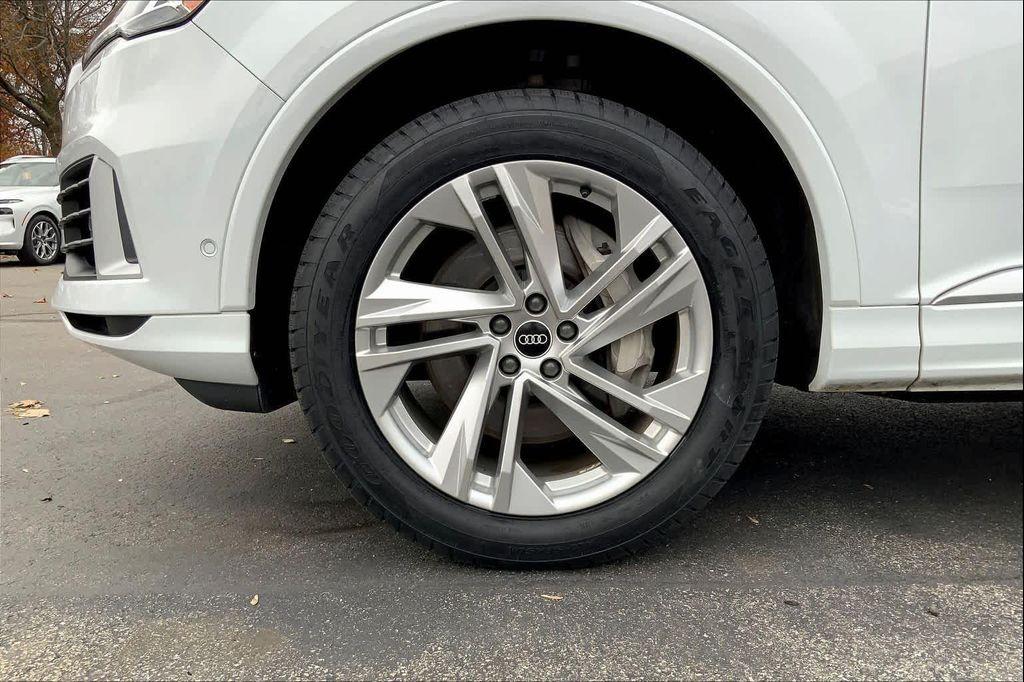 used 2021 Audi Q7 car, priced at $28,606
