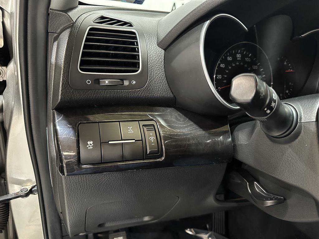 used 2015 Kia Sorento car, priced at $7,193