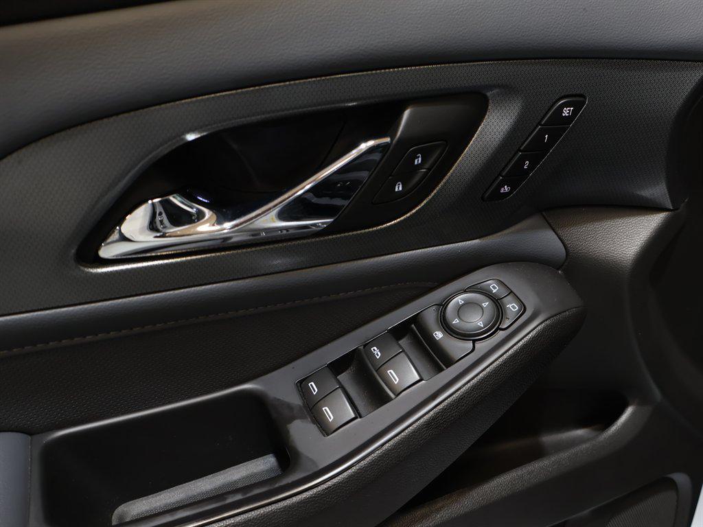 used 2018 Chevrolet Traverse car, priced at $18,293