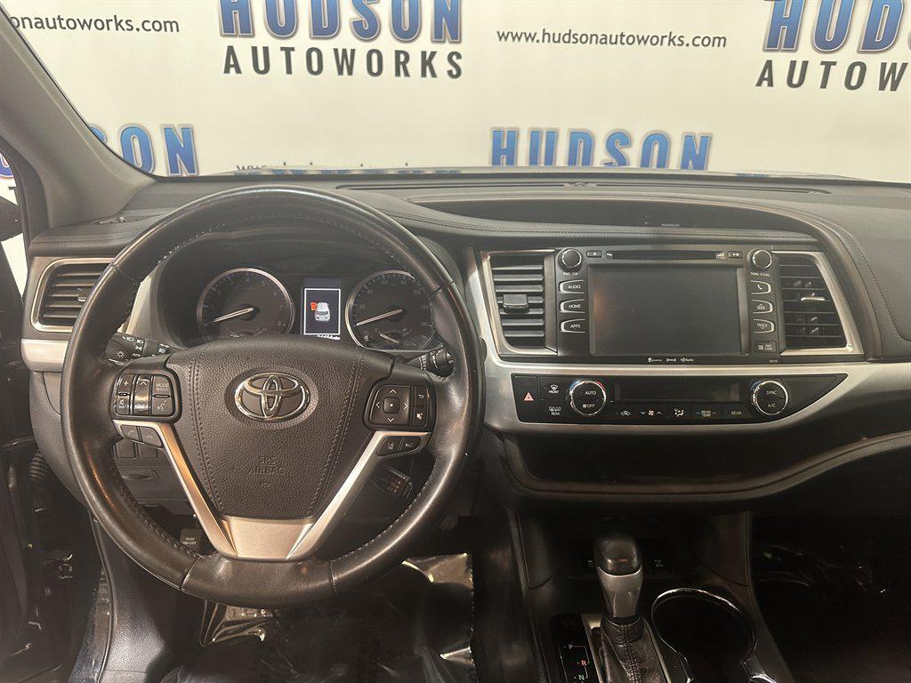 used 2018 Toyota Highlander car, priced at $23,293