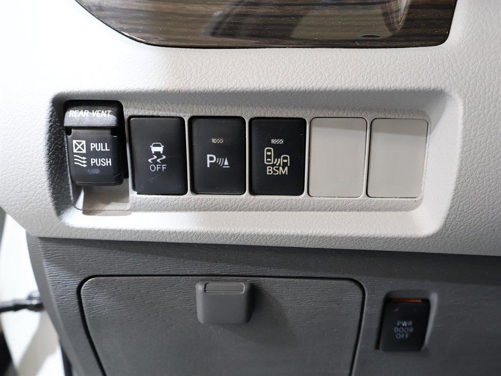 used 2015 Toyota Sienna car, priced at $16,593