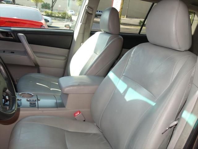 used 2011 Toyota Highlander car, priced at $9,950